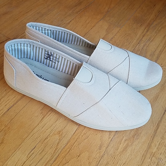 Olivia Miller Shoes - Womens flats